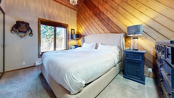 Snowcreek III 415 Gorgeous Mountain Views, Remodeled with Washer Dryer