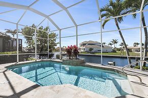 Bonita Ct. 140 Marco Island Vacation Rental 3 Bedroom Home by RedAwnin