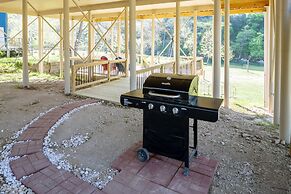 Lazy Southern Getaway RR 7252B 7 Bedroom Home by RedAwning