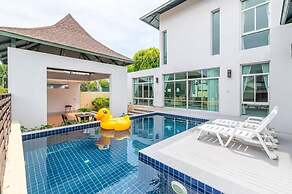 AnB Pool Villa 3BR Glass House in Pattaya