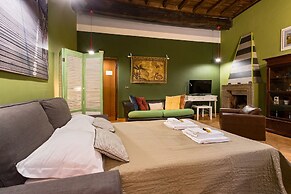 Rome as you feel - Vicolo delle Grotte