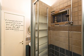 Rome as you feel - Vicolo delle Grotte