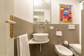 Rome as you feel - Piazza dei Satiri