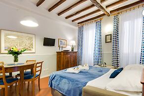 Rome as you feel - Piazza dei Satiri