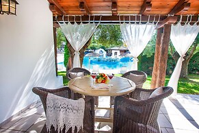 Acrotel Athena Residence