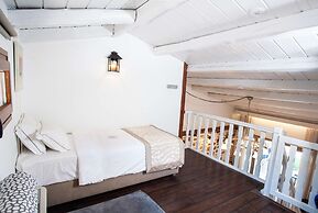 Acrotel Athena Residence