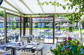 Acrotel Athena Residence