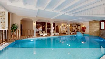 Acrotel Athena Residence