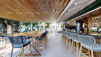 Acrotel Athena Residence