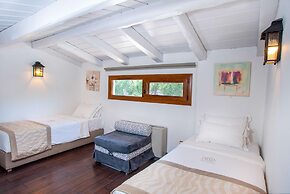 Acrotel Athena Residence