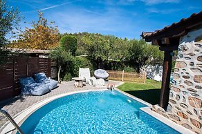 Acrotel Athena Residence