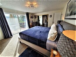 Misty Valley Inn B&B