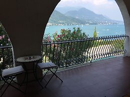 Magnolias Garda - Near Mokai Beach