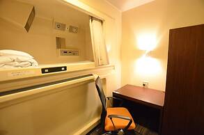 Kumamoto Capsule Hotel - Hostel, Caters to Men