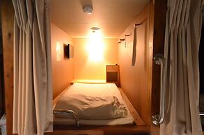 Kumamoto Capsule Hotel - Hostel, Caters to Men