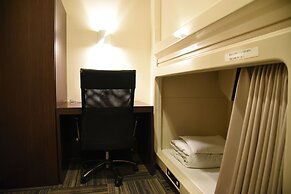 Kumamoto Capsule Hotel - Hostel, Caters to Men