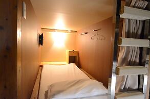 Kumamoto Capsule Hotel - Hostel, Caters to Men