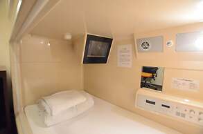 Kumamoto Capsule Hotel - Hostel, Caters to Men