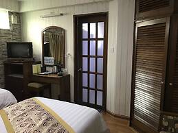 Crystal Palace Hotel