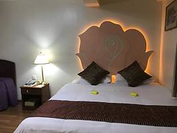 Crystal Palace Hotel