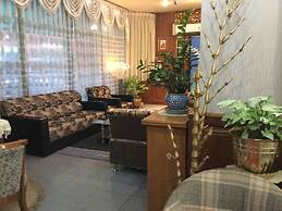 Crystal Palace Hotel