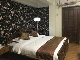 Crystal Palace Hotel