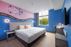 Holiday Garden Hotel SKM Park
