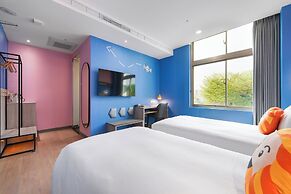 Holiday Garden Hotel SKM Park