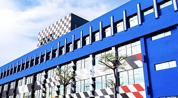 Holiday Garden Hotel SKM Park