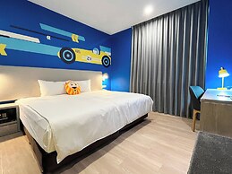 Holiday Garden Hotel SKM Park