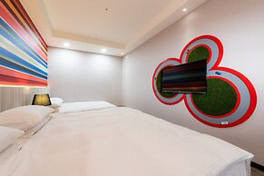 Holiday Garden Hotel SKM Park