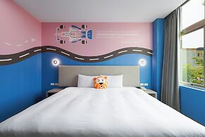 Holiday Garden Hotel SKM Park