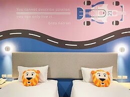 Holiday Garden Hotel SKM Park