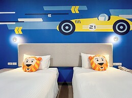 Holiday Garden Hotel SKM Park