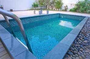 Moon River Yard Villa