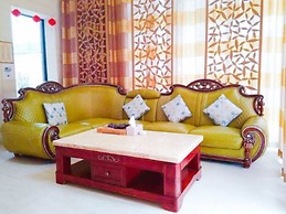 Moon River Yard Villa