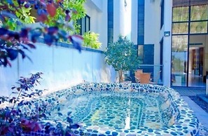 Moon River Yard Villa