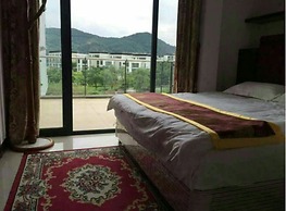 Moon River Lake View Villa