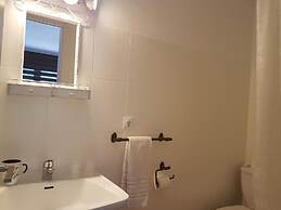 Barri Antic Hostel & Pub