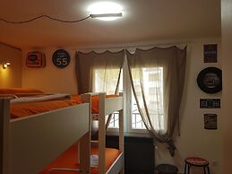 Barri Antic Hostel & Pub