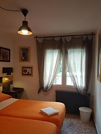 Barri Antic Hostel & Pub