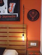 Barri Antic Hostel & Pub