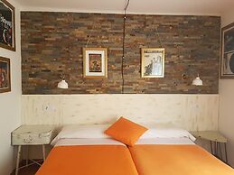 Barri Antic Hostel & Pub