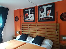 Barri Antic Hostel & Pub