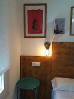 Barri Antic Hostel & Pub