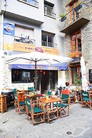 Barri Antic Hostel & Pub