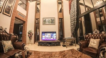 Moon River European Style Villa