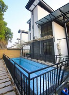 Moon River European Style Villa