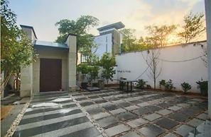 Moon River European Style Villa