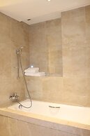 QueenSir International Hotel